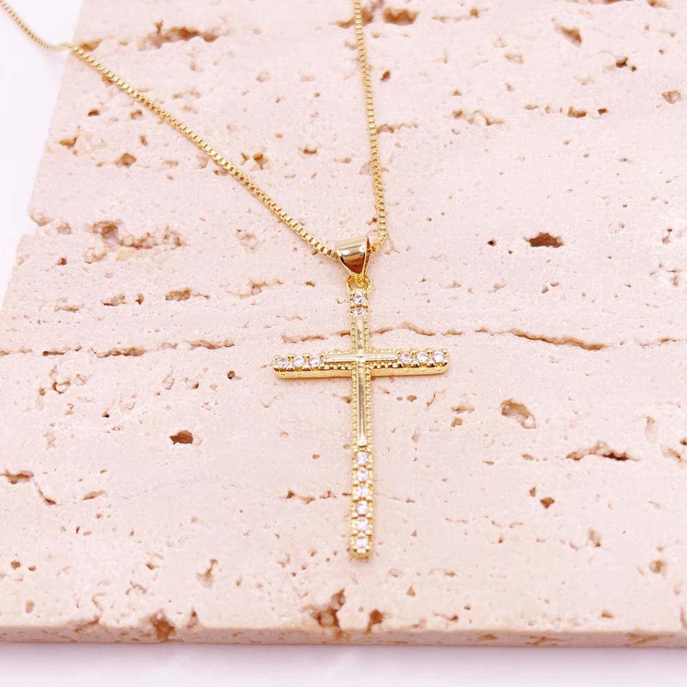 Elegant Gold Cross Necklace